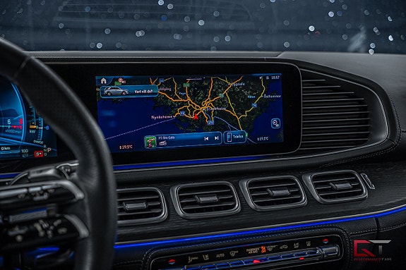 Mercedes-Benz GLE53 14 of 24