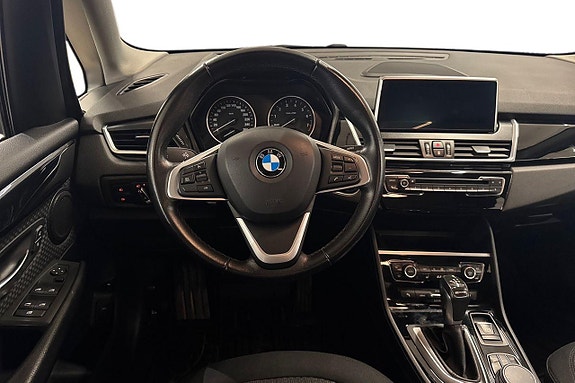 BMW 225xe 12 of 24