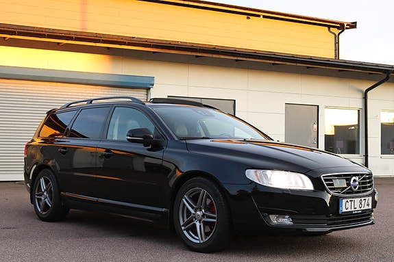 Volvo V70 3 of 7