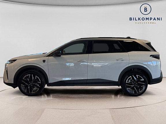 Peugeot 5008 2 of 5