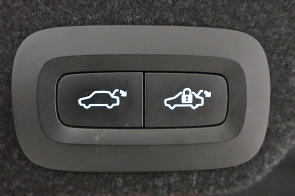 Volvo S90 22 of 24