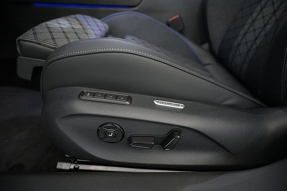 Volkswagen Passat 25 of 30