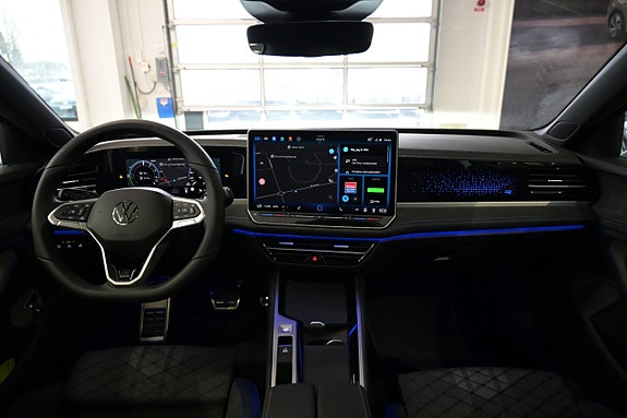 Volkswagen Passat 11 of 30