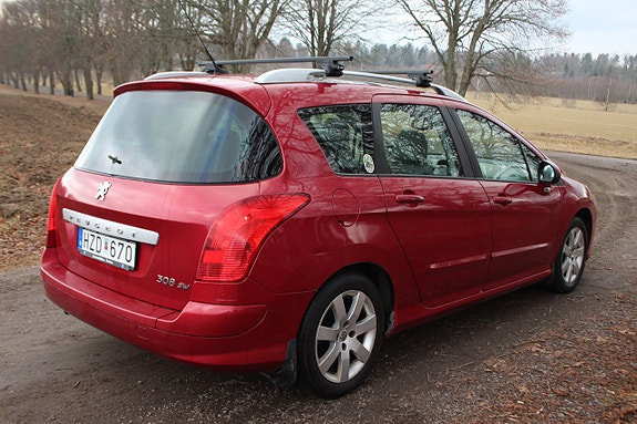 Peugeot 308 SW 4 of 5