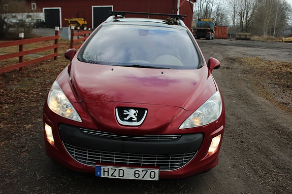 Peugeot 308 SW 3 of 5