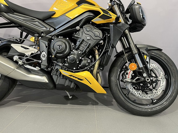 Triumph Street TRIPLE RS 11 of 16