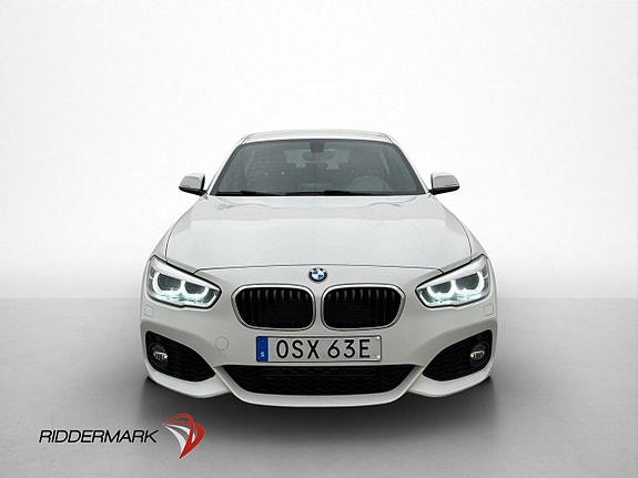 BMW 118i 2 of 5