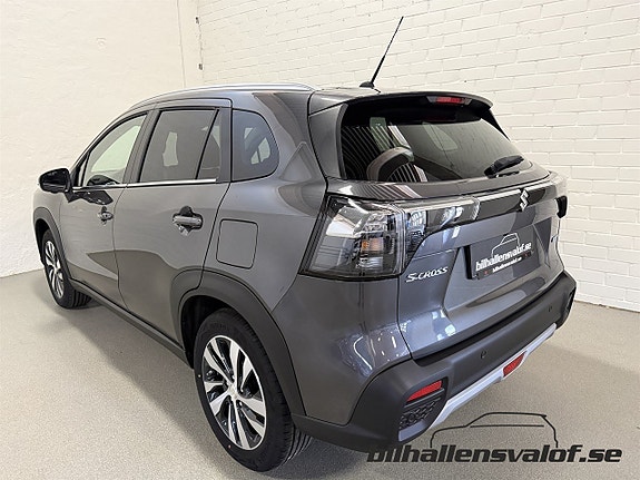 Suzuki S-Cross 10 of 12
