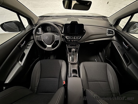 Suzuki S-Cross 4 of 5