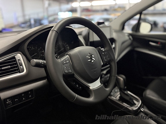 Suzuki S-Cross 3 of 5