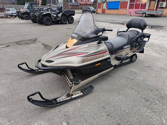 Yamaha Venture 700 2 of 5