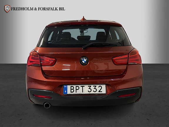 BMW 118d 4 of 5