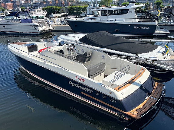 Hydrolift F29 2000 Volvo Penta 8,1 GXI/DPX