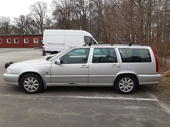 Volvo V70 4 of 7