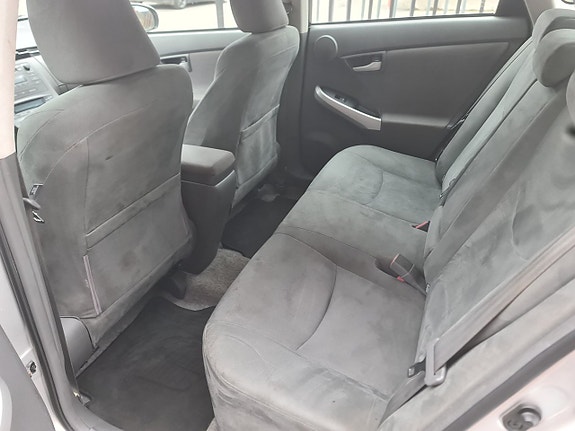 Toyota Prius 11 of 11