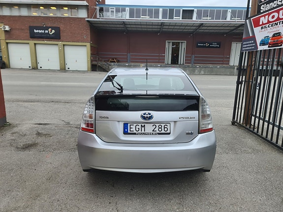 Toyota Prius 5 of 5