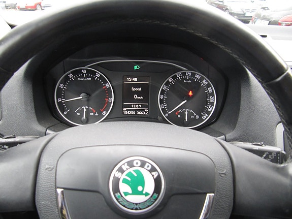 Skoda Octavia 9 of 16