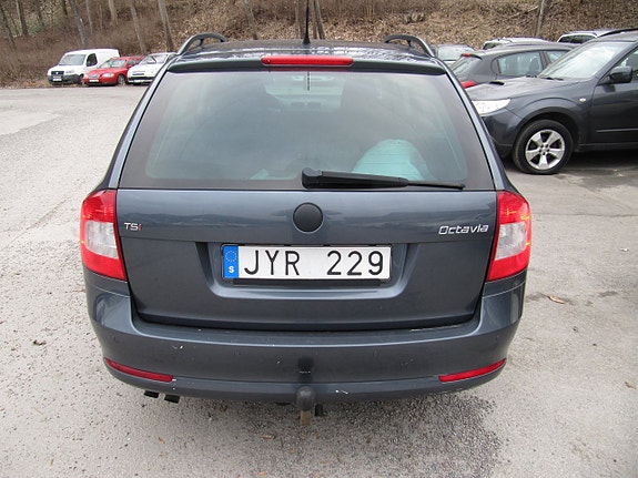 Skoda Octavia 7 of 16