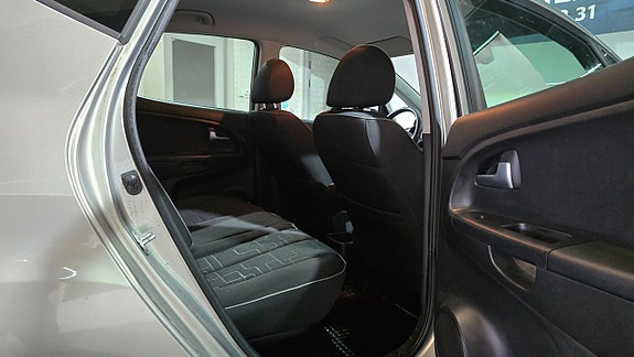 Kia Venga 10 of 17