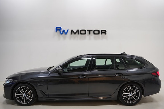 BMW 530e 4 of 5
