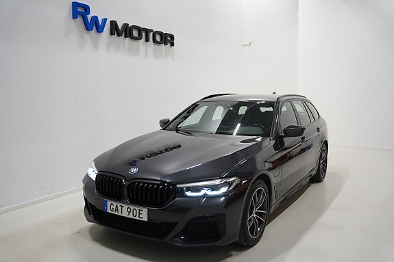 BMW 530e 3 of 5