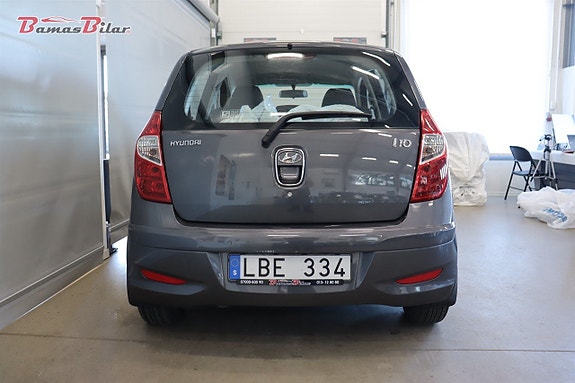 Hyundai i10 4 of 18