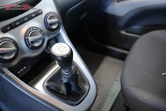 Hyundai i10 13 of 18