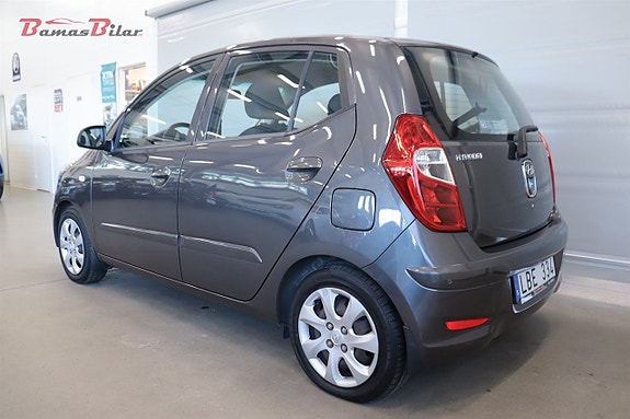 Hyundai i10 3 of 18