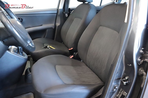 Hyundai i10 11 of 18