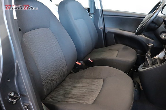 Hyundai i10 15 of 18