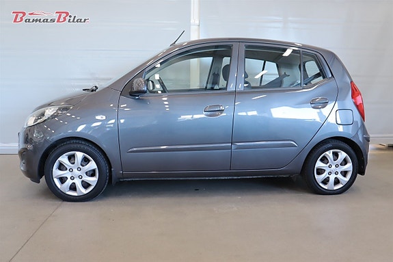 Hyundai i10 2 of 18