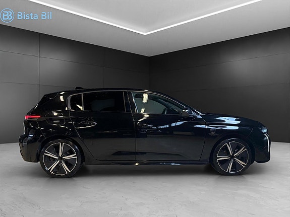 Peugeot 308 4 of 5