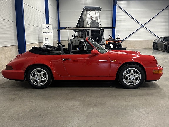 Porsche 911 Carrera 4 5 of 5