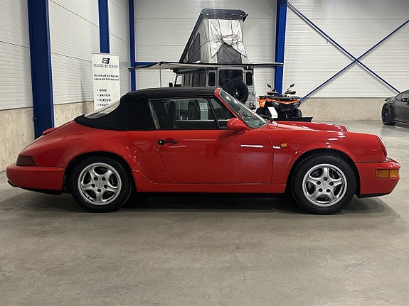 Porsche 911 Carrera 4 4 of 5