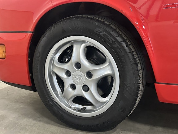 Porsche 911 Carrera 4 24 of 27