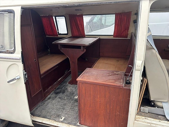 Volkswagen Buss 12 of 27