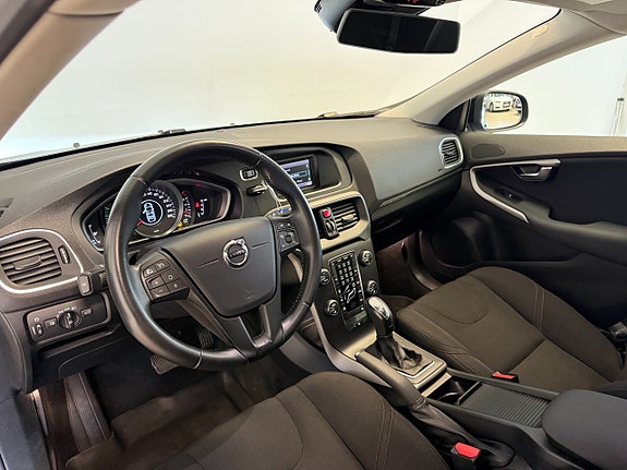 Volvo V40 Cross Country 11 of 14