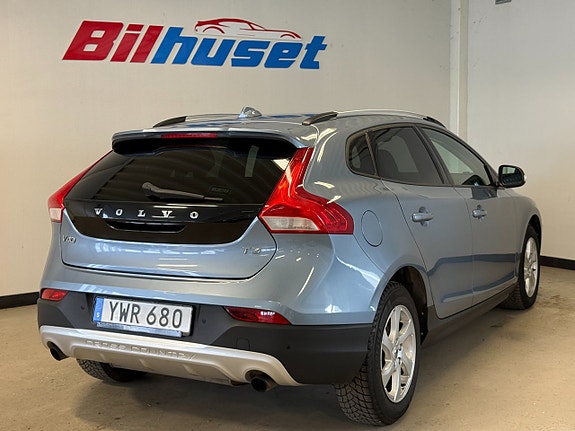 Volvo V40 Cross Country 3 of 14