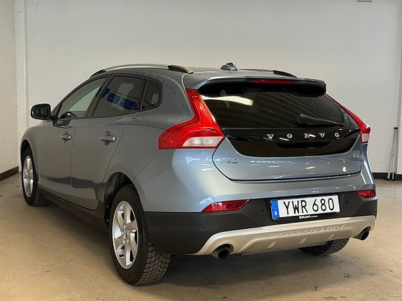 Volvo V40 Cross Country 4 of 14