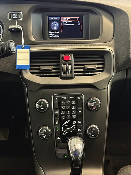 Volvo V40 Cross Country 13 of 14