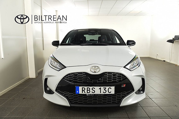Toyota Yaris 5 of 17