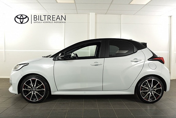 Toyota Yaris 3 of 17