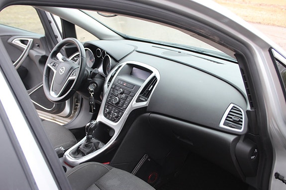 Opel Astra 9 of 10