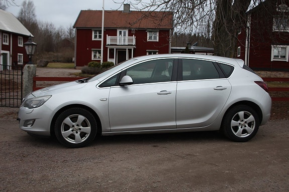 Opel Astra 4 of 5