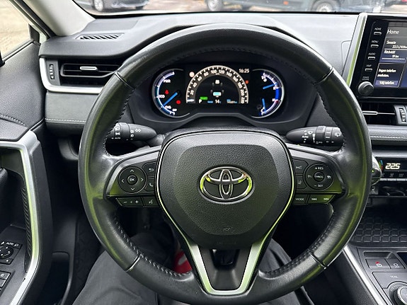 Toyota RAV4 13 of 20