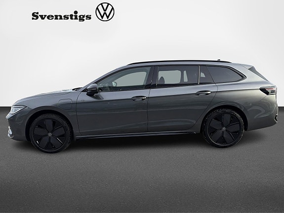 Volkswagen Passat 2 of 5