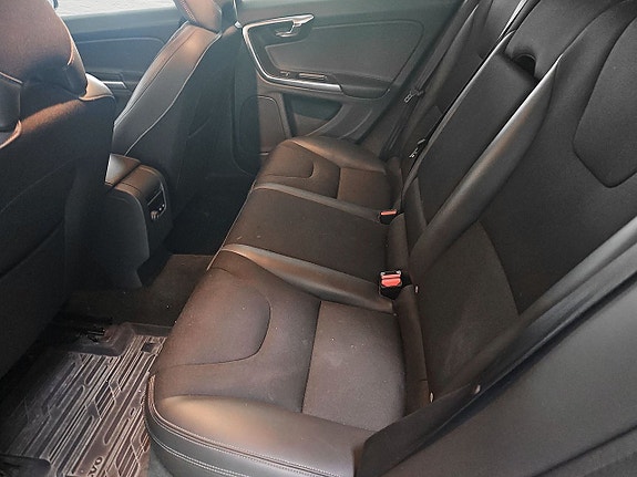 Volvo V60 Cross Country 10 of 11