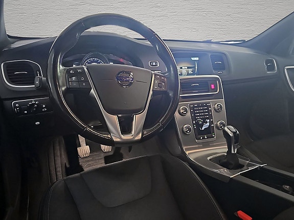 Volvo V60 Cross Country 9 of 11