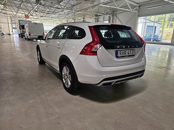 Volvo V60 Cross Country 5 of 5