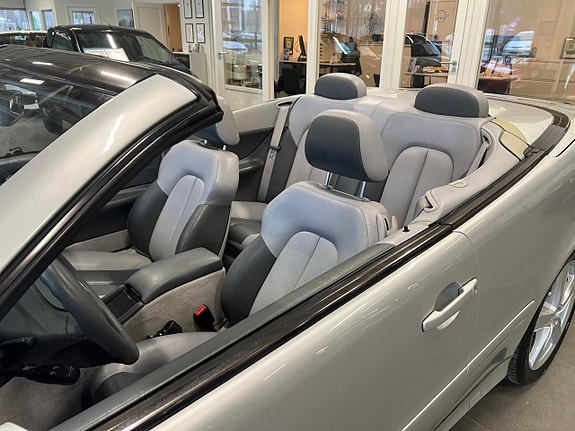 Mercedes-Benz CLK320 15 of 18